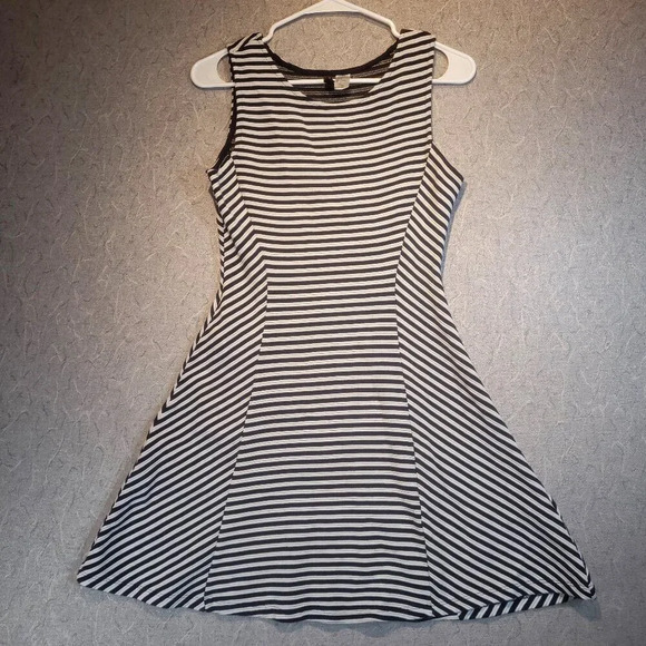 H&M DIVIDED Women's NWOT Sleeveless Blue & White Stretch Flare Dress ~ 12 - Picture 1 of 5